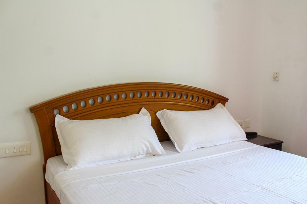 Magic Land Resorts Athirapally Irinjalakuda Exterior foto